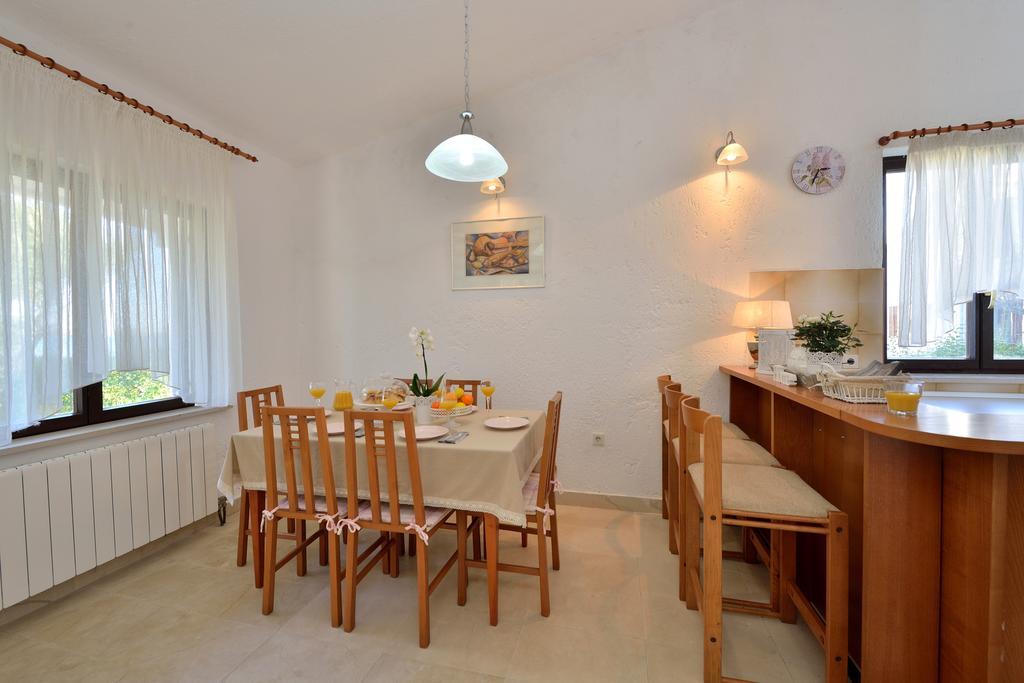 Beachfront Skoblar Holiday Home With Seaview Privlaka  Exterior foto